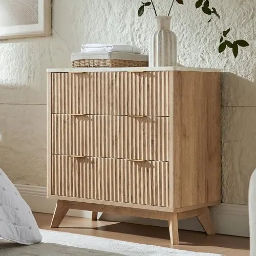Fluted 5-Drawer Tall Dresser in Natural Oak