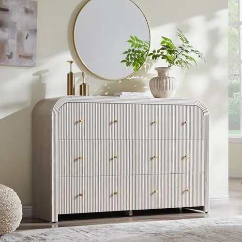 Fluted 5-Drawer Dresser with Rounded Corners in Alder White