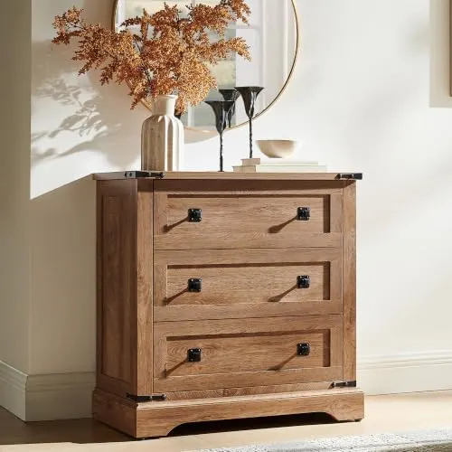 Farmhouse Nightstand with 3 Drawers, 32" in Light Knotty Oak